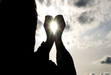 巖棉彩鋼板，凈化巖棉彩鋼板，手工巖棉彩鋼板，巖棉夾心彩鋼板分別適用于什么地方?:彩鋼板廠