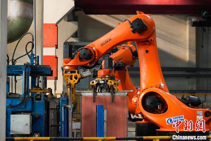 青海省唯一一家銅冶煉廠生產忙:鋼板樁生產廠