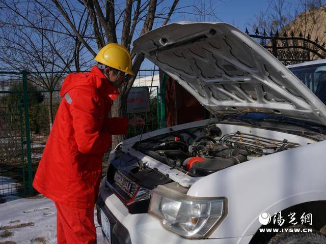 長慶油田采油八廠吳定生產運維中心打通安全生產“最后一公里”:鋼板樁生產廠