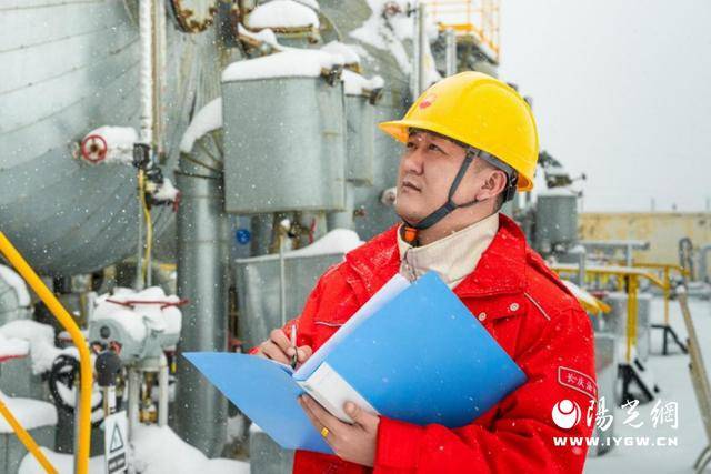 中國石油長慶油田采油五廠眾志成城抗擊風雪保生產平穩:鋼板樁生產廠