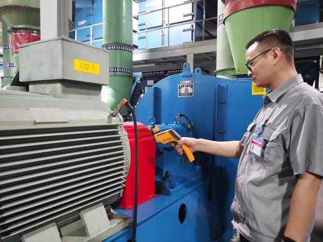 凝“青”聚能——青島卷煙廠卷包車間打造 “青年+安全生產(chǎn)”示范工程:鋼板樁生產(chǎn)廠