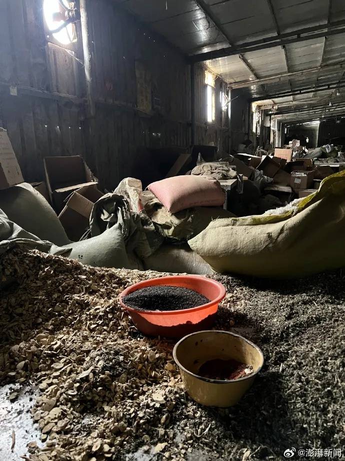 足浴包代工廠被曝生產環境臟亂差<strong></p>
<p>鋼板樁生產廠</strong>，亳州、南陽兩地監管部門回應:鋼板樁生產廠